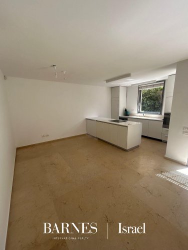 Garden apartment Tel Aviv-Yafo - picture 1